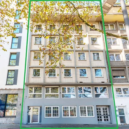 61 2 Apartment